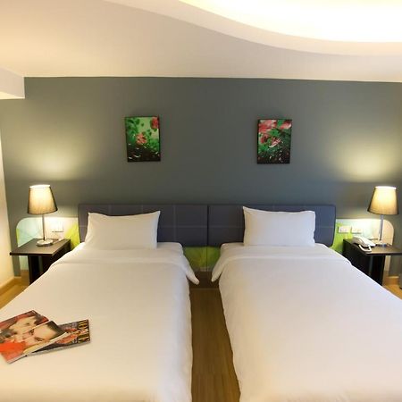 Grand Tower Inn Sathorn Hotel Bangkok Eksteriør bilde